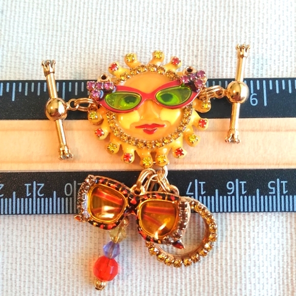 LATR2GO SUNNY DAYS TOGGLE BRACELET CHARM - Picture 6 of 9
